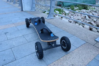 Ce Approved High Speed Boosted Electric Skateboard for Sale