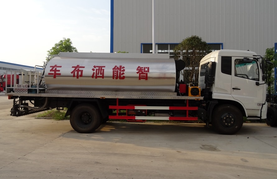 Asphalt Distribution Tank Truck 2