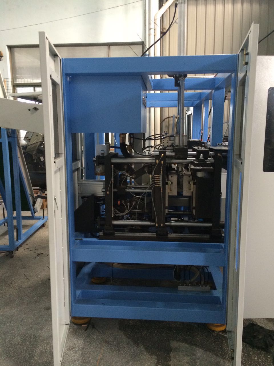 Water Bottle Molding Machine