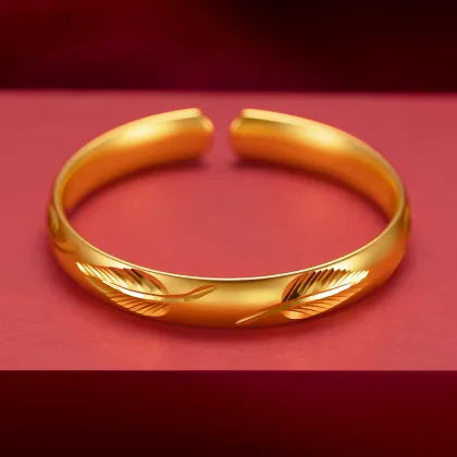 High-Quality Chinese Retro Dragon & Phoenix Engraved Gold Bangle: Good Luck, Health, and Boutique Style Jewelry for Women