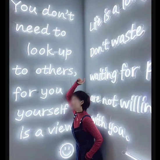 LED NEON LIGHTING WALL