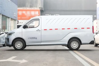 China Factory Supply: Wuling Automobile Wuling Yangguang 2024 Used Cars for Sale