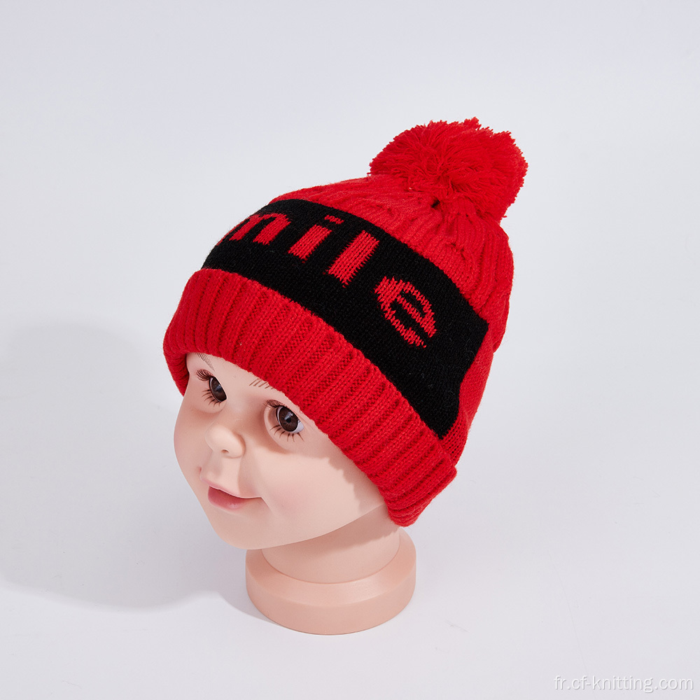Chapeau tricoté d'hiver pour enfants