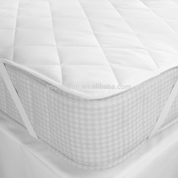 Microfiber polyester quilted mattress pad with elastic band at 4 coners