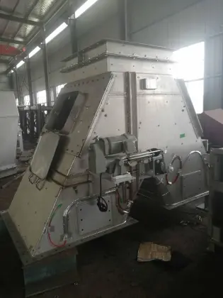 THREE-WAY DISTRIBUTOR