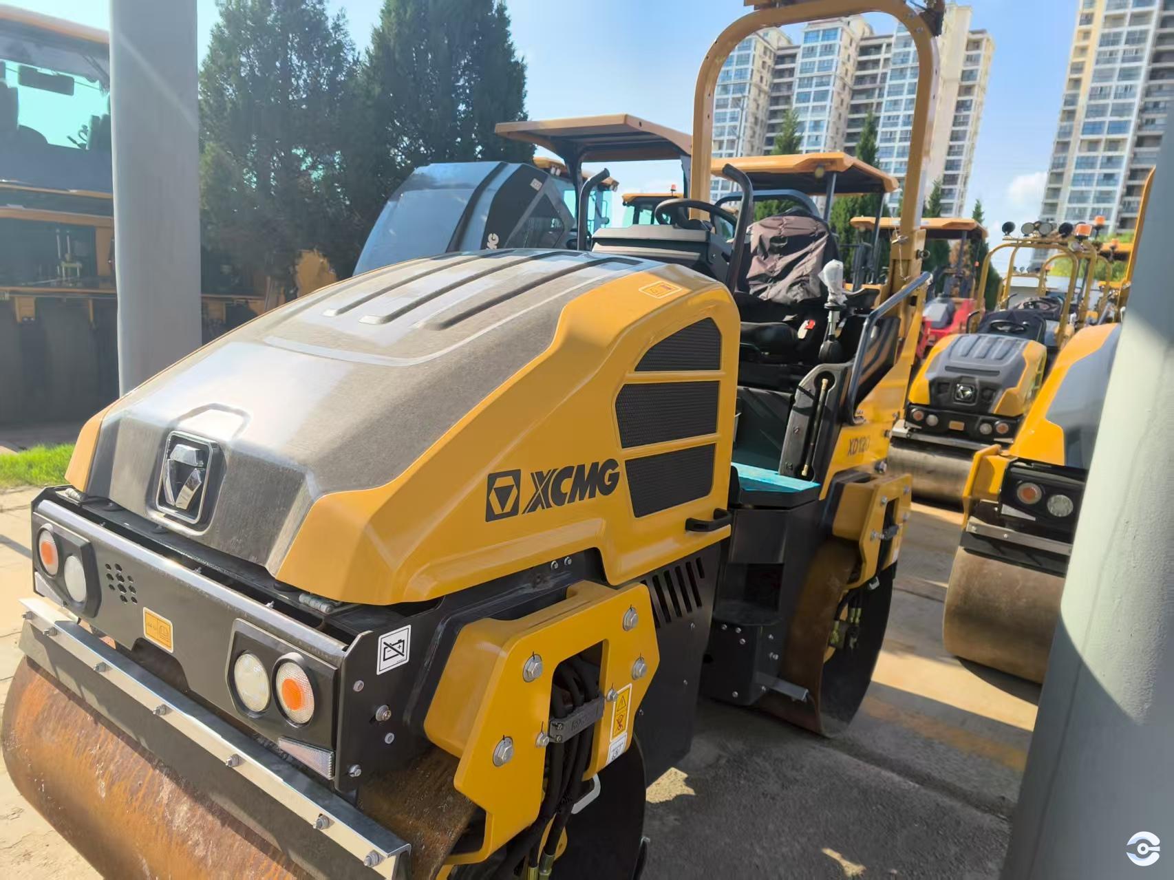 Used road roller with powerful compaction performance Used road roller with powerful compaction performance