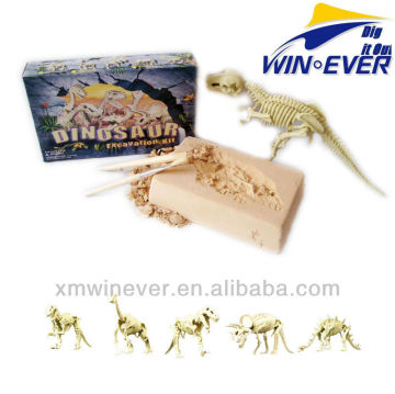 Lg. Plastic Dino Skeleton, 5 assorted.