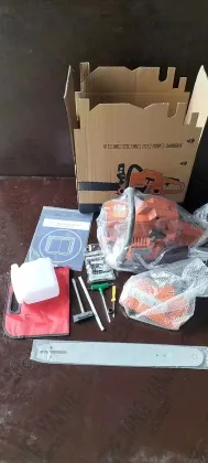 Professional Petrol Max Power Chainsaw - HUS 272 72cc Petrol Chain Saw