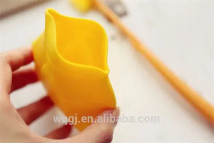 Mini Silicone Maple Leaf Cup Pocket Cup Brushing Teeth Cup