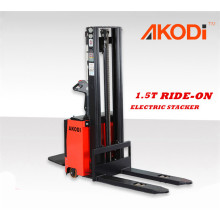 Ride-on apilador eléctrico completo de 1,5 toneladas