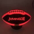 Iluminação LED brilho no brinquedo de futebol escuro