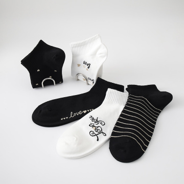 Шкарпэткі золата і срэбнага дроту