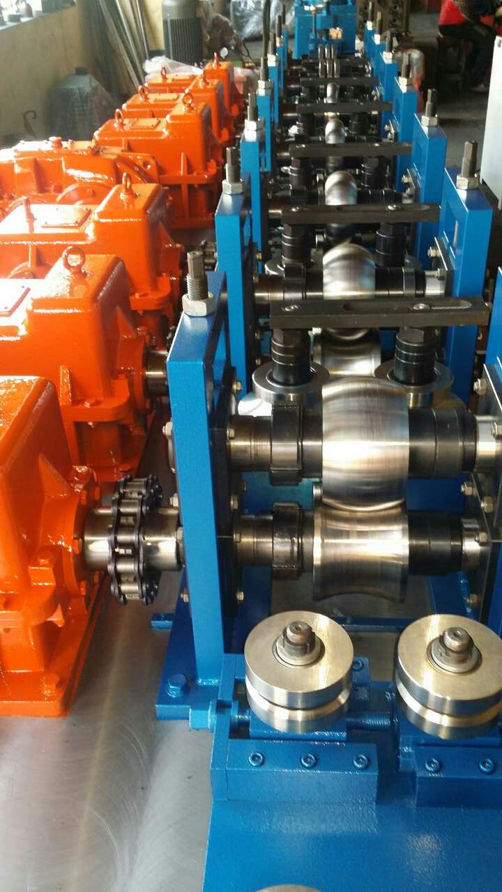 pipe roll forming machine