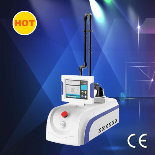 Doctor use fractional CO2 laser scar/acne removal