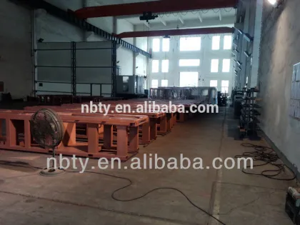 industrial automatic injection molding machine