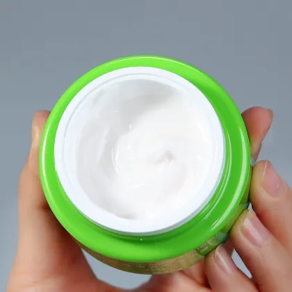 Daily Skincare Essence Cream for Face Moisturizing