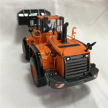 Excavator Parts and Construction Machinery: Doosan DL420A Loader Forklift Model (1/40 Size)