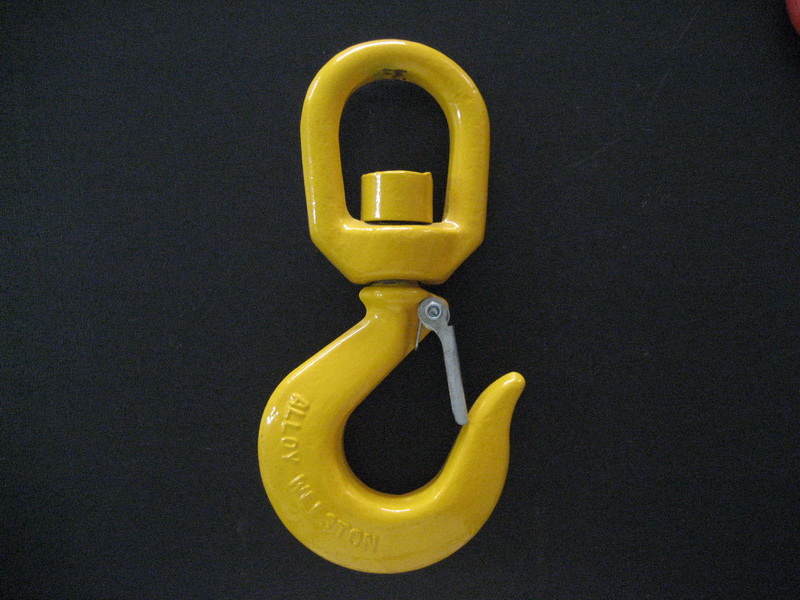 A322 FROGED SWIVEL HOOK WITH BEARING