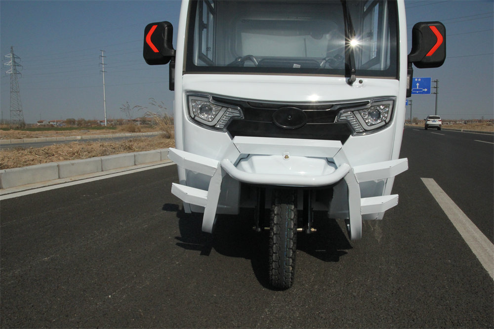 1.6 Tricycle électrique de courrier blanc