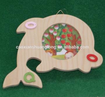 New design beautiful fish shaped wood photo frame with wall hooks