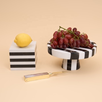 Customizable Nordic Wholesale Marble Stone Cake Stand - Natural Black and White Round Design for Luxury Weddings