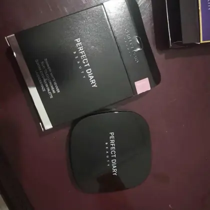 Rong Mingming four-color eye shadow
