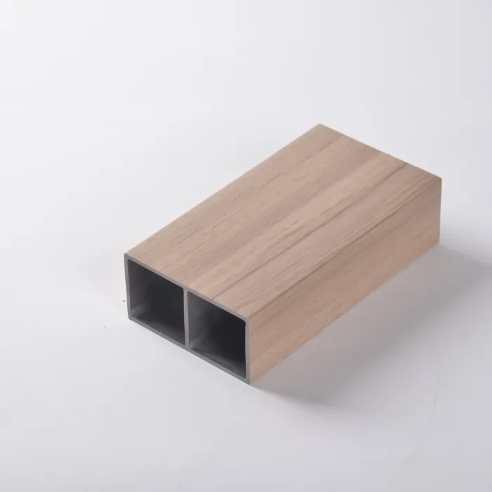 Weatherproof WPC Timber Tube การตกแต่งวัสดุก่อสร้างที่ทันสมัย