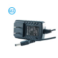 Adattatore di alimentazione con connessione plug-in output 9v cc