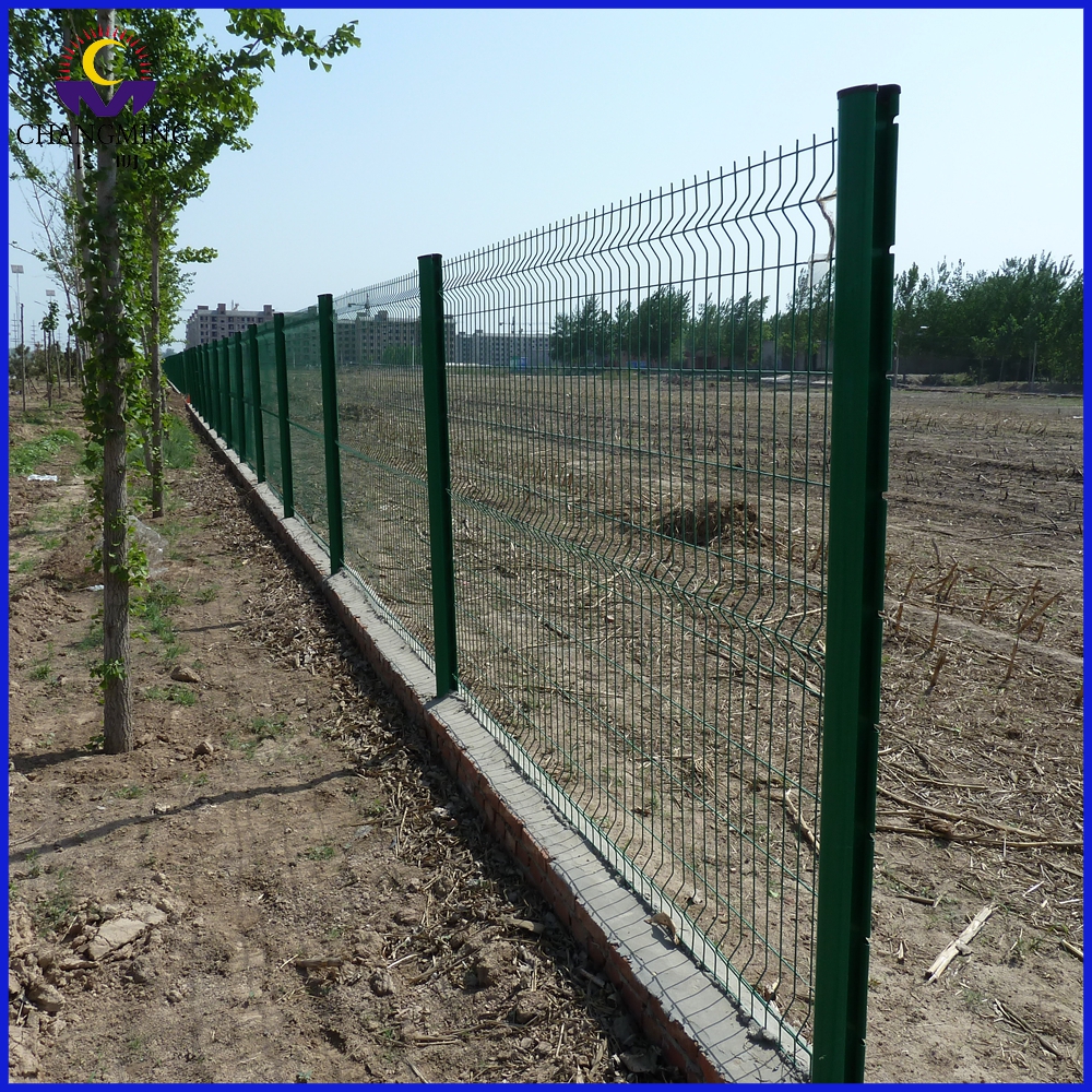 wire mesh fence