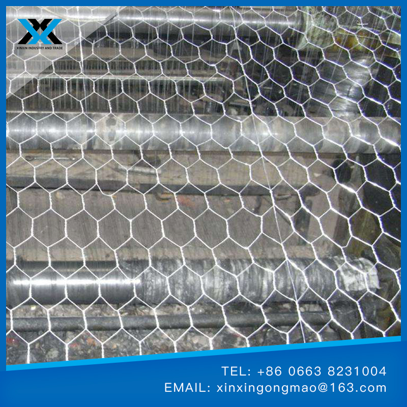 collapsible gabion mesh fence for flood control