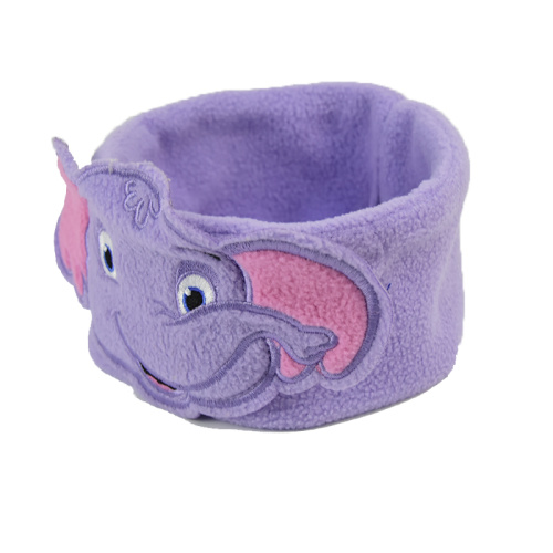 Anak -anak yang sedang tidur yang lucu menyukai headphone topi headset tidur