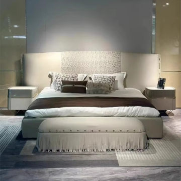 Modern Deluxe Italian Leather King Bed with Wooden Frame