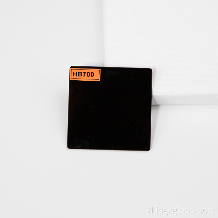 Cắt kính quang học màu đỏ HB700