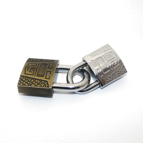 Padlock for catching doll game machine