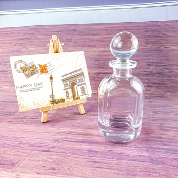 Bulk Selling Factory Fashion Model Crystal Glass Perfume Bottles with Spray Lid