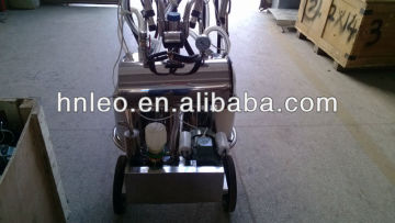 Portable milk trolley for dairy farm