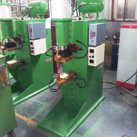 Professional CNC Spot Welder Equipped Welding Machine with Counter