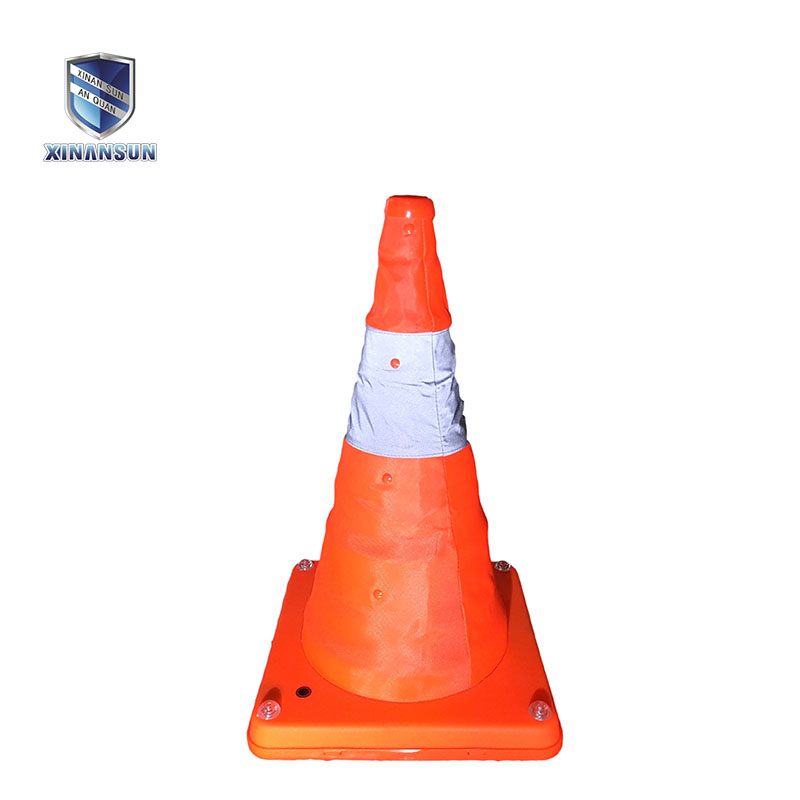 USB rechargeable telescopic road cone