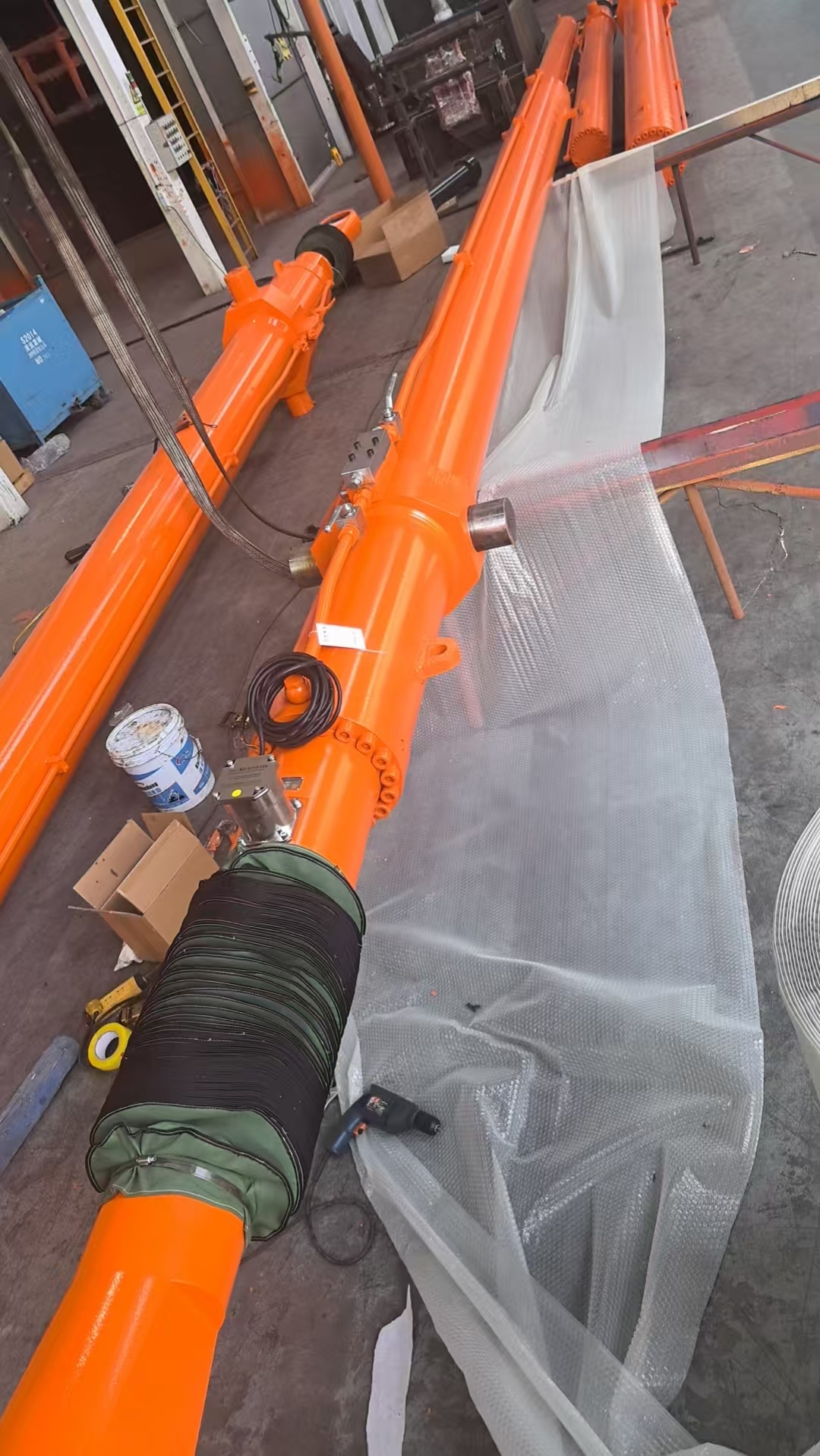 320 180-6080 Hydraulic Cylinder