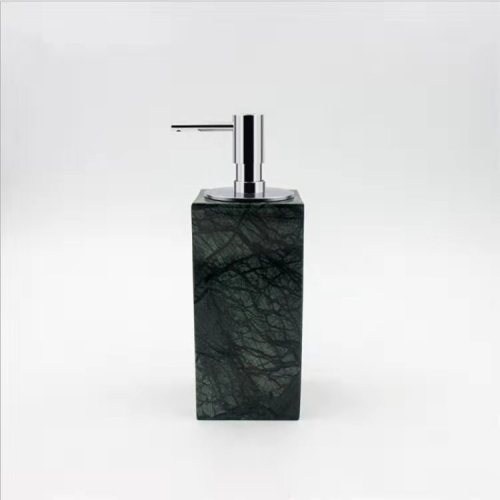 green marble  bathroom décor