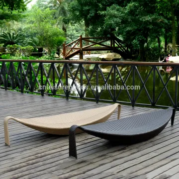 Aluminium rattan sun lounger