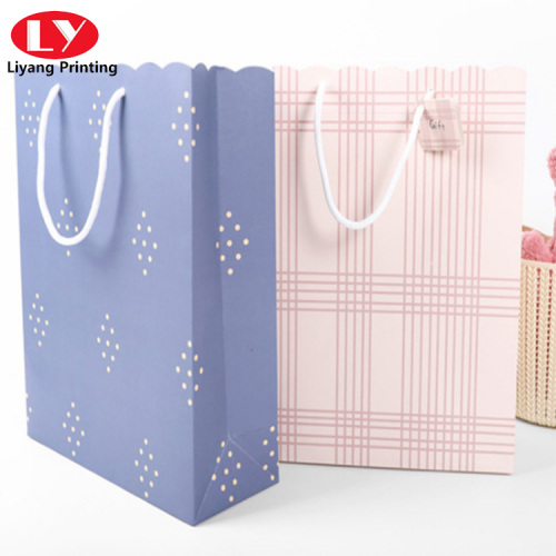 Solid color carrier portable paper bag with wavy