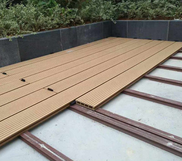 Hot Sale Outdoor Waterproof WPC Decking with Wood Texture