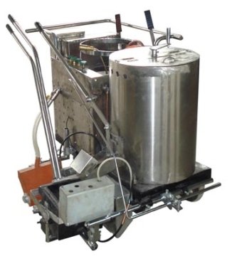 LMR-3-type self-propelled push thermoplastic road marking machine