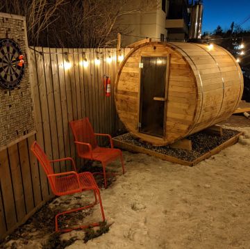 Custom High-Quality Outdoor Wooden Barrel Computer-Controlled Far Infrared Ozone Sauna Rooms for Sale