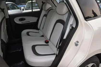JAC Yiwei 3: New Energy Electric Vehicles with 5 Seats and Affordable Prices