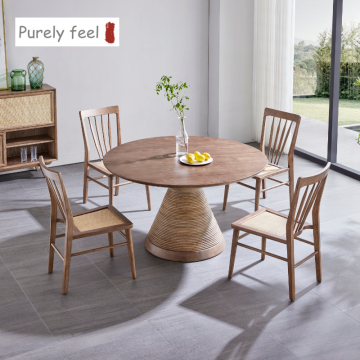 Nordisch massives Holz runder Tisch und Stuhlkombination