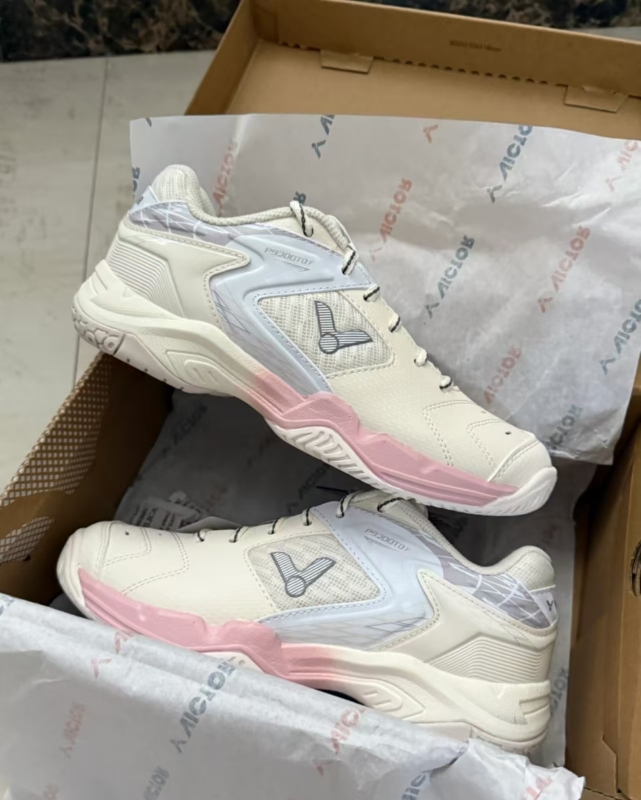 Sports shoes with long-lasting performance