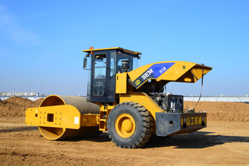 COMPACTEUR DE SOL CHINOIS 22 TONNES À VENDRE