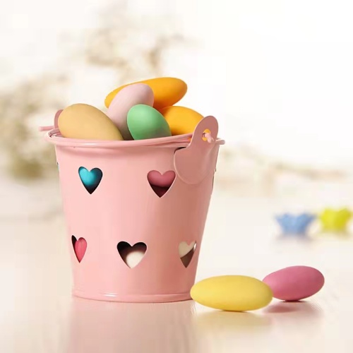 Hollowed-out heart-shaped mini bucket